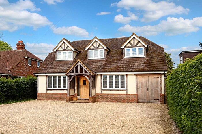 5 Bedroom Country House For Sale In New Pond Road, Holmer Green, Buckinghamshire, HP15