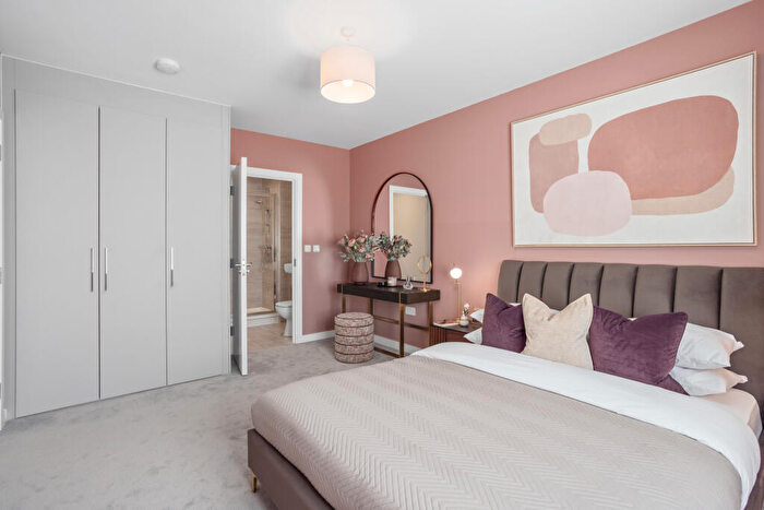 1 Bedroom Apartment For Sale In Riverside West, West Street, Erith, Kent, DA8