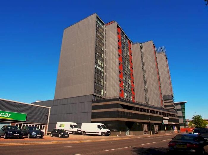 2 Bedroom Flat To Rent In Lancefield Quay, Glasgow, G3