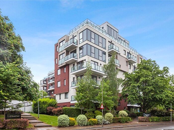 2 Bedroom Flat To Rent In Brunel Court, Green Lane, Edgware, HA8