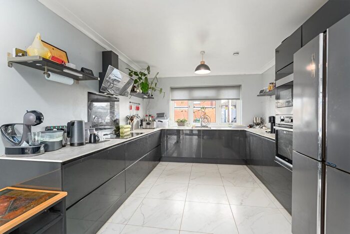 4 Bedroom Semi-detached House For Sale In Carlton Road, Walton-On-Thames, KT12