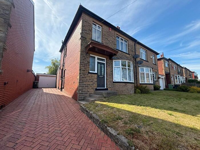 3 Bedroom Semi-Detached House To Rent In Bennett Lane, Dewsbury, WF12