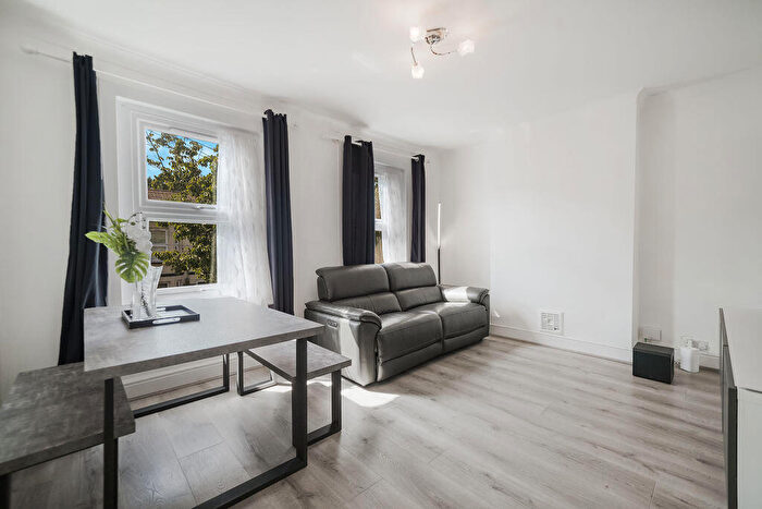 1 Bedroom Flat To Rent In Park Grove, E15