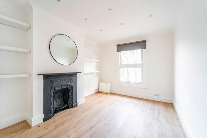1 Bedroom Flat To Rent In The Broadway, Crouch End, London, N8