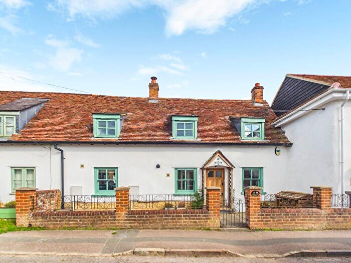 3 Bedroom Semi-Detached House For Sale In Fort End, Haddenham, HP17