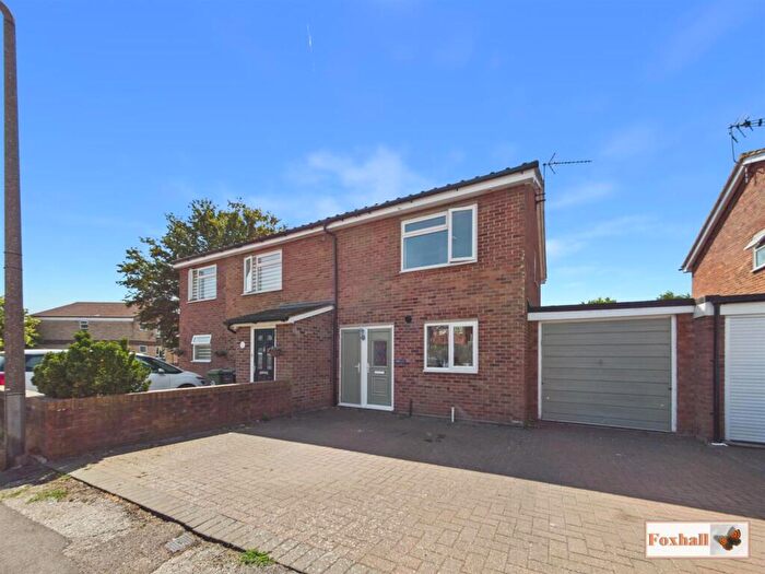 3 Bedroom Semi-Detached House For Sale In Wilmslow Drive, Ipswich, IP2