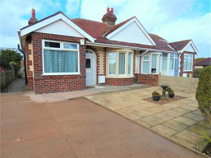 Houses for sale & to rent in FY2 9EA, Red Bank Road, Bispham Blackpool