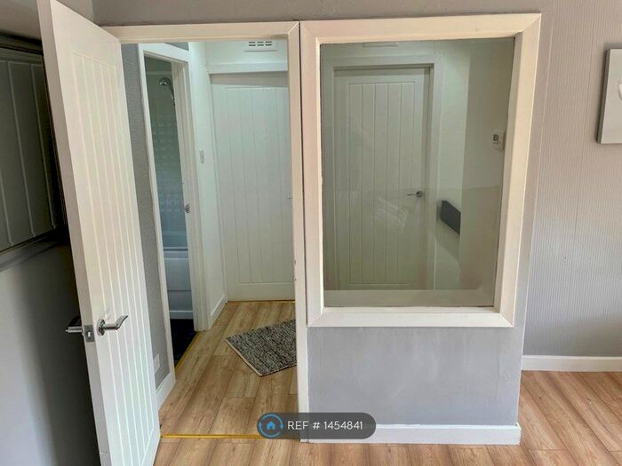 2 Bedroom Flat To Rent In Rigghead Avenue, Cumbernauld, Glasgow, G67