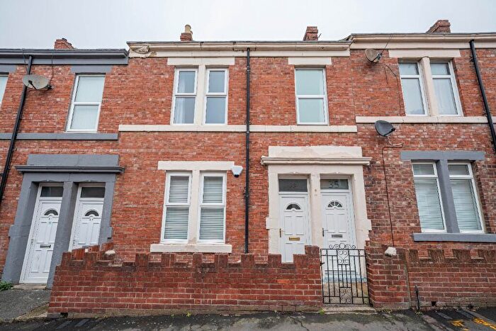 3 Bedroom Flat For Sale In Chandos Street, Shipcote, Gateshead, Tyne And Wear, NE8