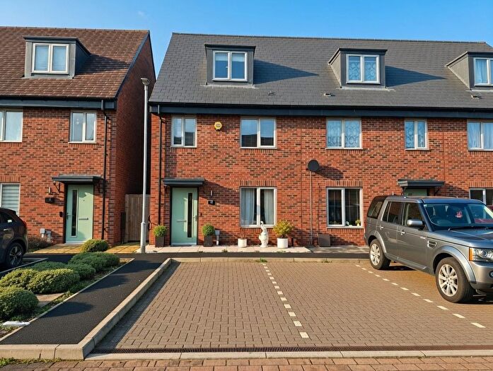 4 Bedroom Property To Rent In Brewster Lane, Aylesbury, HP22