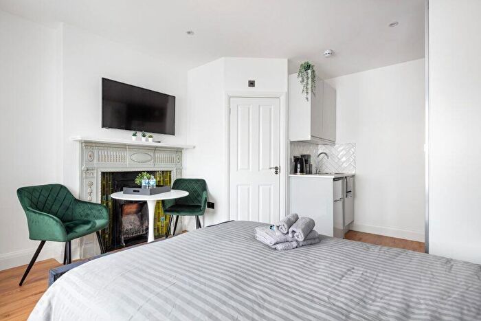 Flat To Rent In Crown Terrace, Cricklewood, NW2