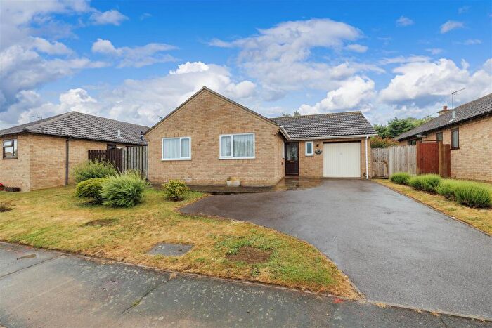 2 Bedroom Detached Bungalow For Sale In Dukes Drive, Halesworth, IP19