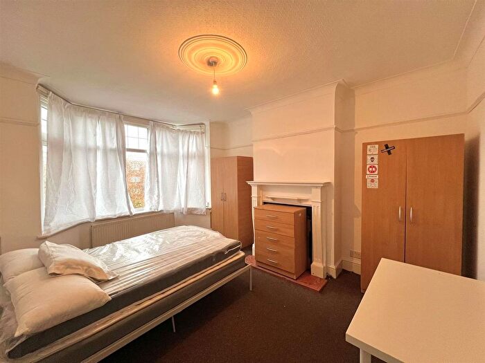 4 Bedroom Property To Rent In Forest Road, London, E17