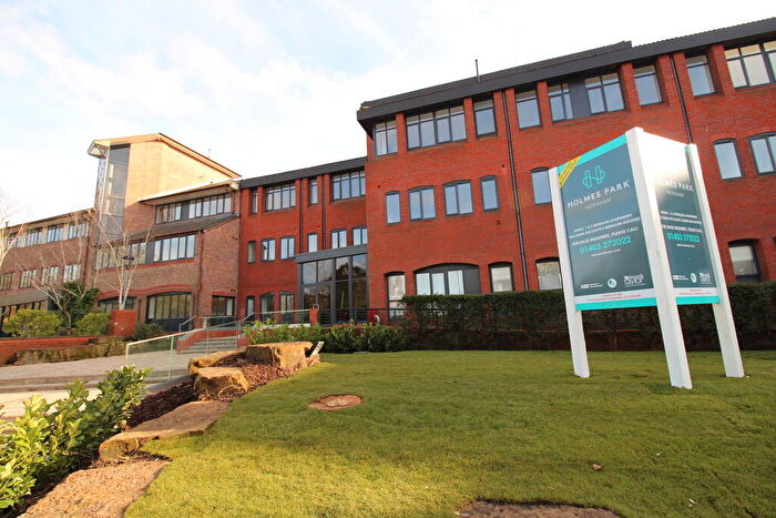 2 Bedroom Apartment To Rent In Holmes Park, Horsham, RH12