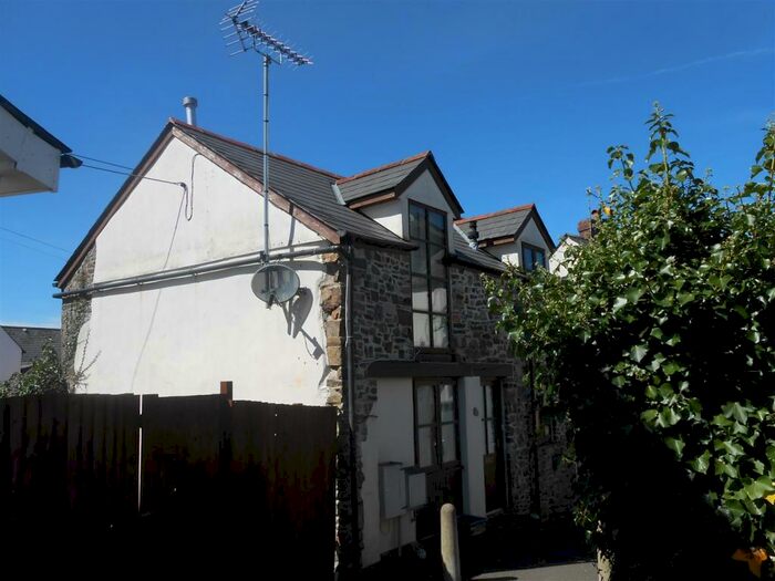 2 Bedroom End Of Terrace House To Rent In East Street, Okehampton, EX20