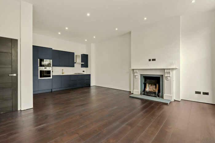 2 Bedroom Apartment To Rent In Michael John House, Southend Road, Beckenham, BR3