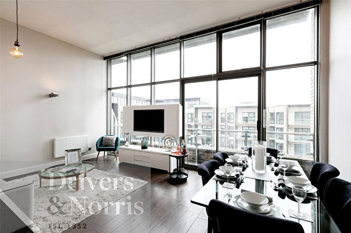 2 Bedroom Flat To Rent In Lawrance House, City Road, London, EC1V
