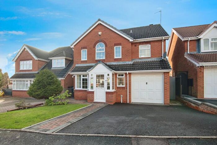 4 Bedroom Detached House For Sale In Winchcombe Close, Dudley, DY1