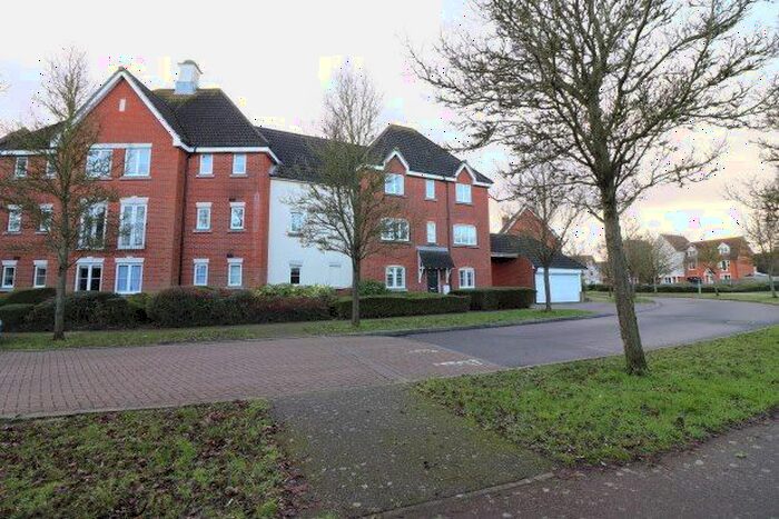 2 Bedroom Flat To Rent In Wickham Crescent, Chelmsford, CM1