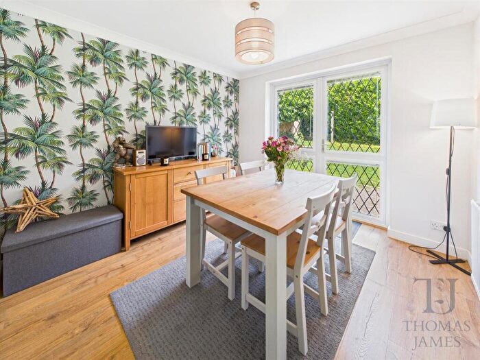 5 Bedroom Detached House For Sale In Purbeck Drive, West Bridgford, Nottingham, NG2
