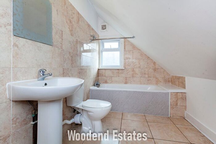 4 Bedroom Detached House To Rent In The Crescent, Slough, SL1