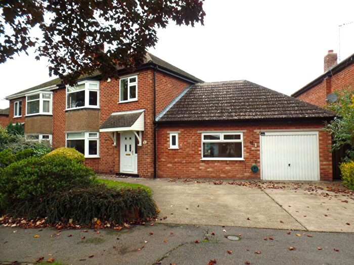 4 Bedroom Semi-Detached House To Rent In Grange Crescent, Lincoln, LN6