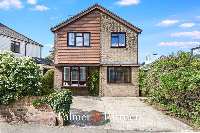 4 Bedroom Detached House For Sale In Moulsham Drive, Old Moulsham, Chelmsford, Essex, CM2