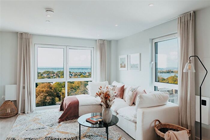 2 Bedroom Flat For Sale In Park Road, Lower Parkstone, Poole, Dorset, BH15