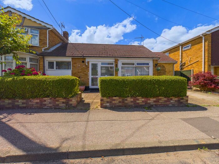 2 Bedroom Semi-Detached Bungalow For Sale In Seaview Road, Canvey Island, SS8