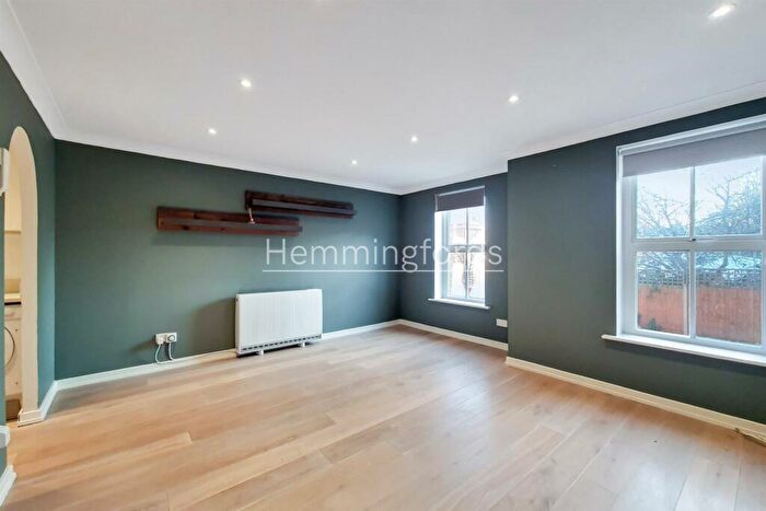 1 Bedroom Apartment To Rent In Southgate Road, De Beauvoir, London, N1