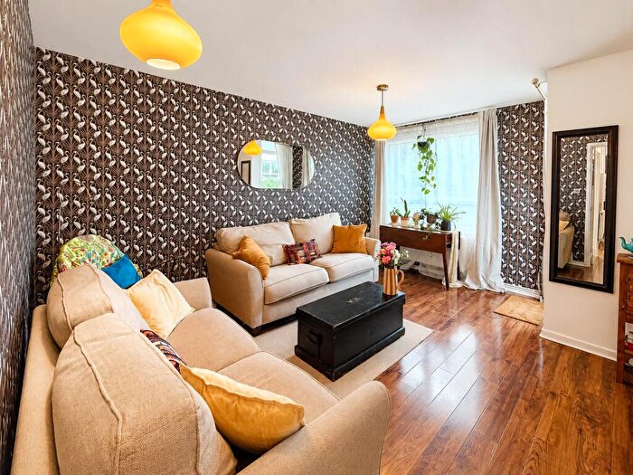 2 Bedroom Flat For Sale In Drakefell Road, Nunhead, London, SE14
