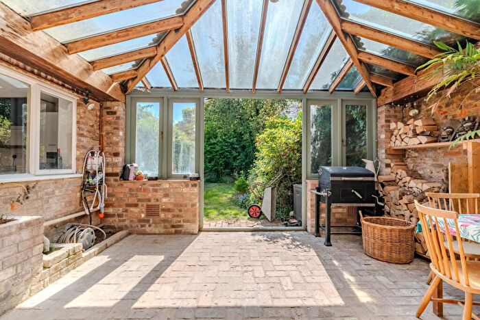 3 Bedroom End Of Terrace House For Sale In High Street, Markyate, St. Albans, Hertfordshire, AL3