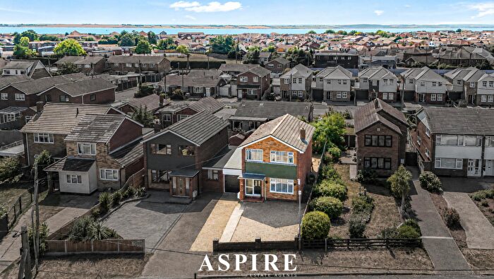 3 Bedroom Detached House For Sale In Holbek Road, Canvey Island, SS8