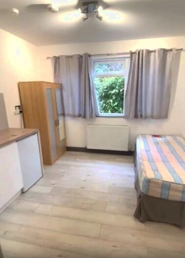Studio To Rent In Neasden, London, NW2