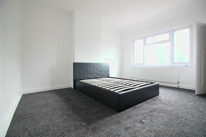 4 Bedroom Property To Rent In Judge Heath Lane, Hayes, UB3