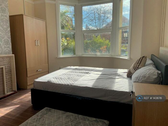 4 Bedroom Terraced House To Rent In Milsom Street, Bristol, BS5