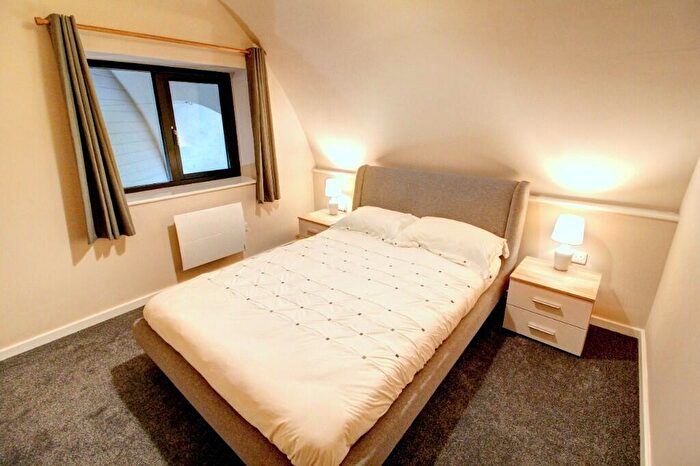 2 Bedroom Apartment To Rent In Raven Road, Gateshead, Tyne And Wear, NE8
