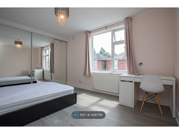 6 Bedroom Semi Detached House To Rent In Rupert Road, Guildford, GU2