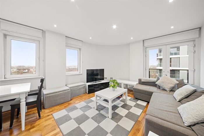 2 Bedroom Apartment To Rent In Holman Road, Battersea, London, SW11