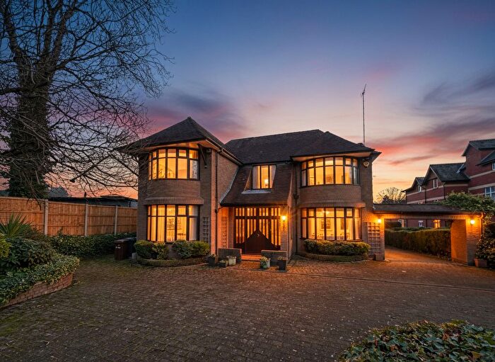 4 Bedroom Detached House For Sale In Sedgley Park Road, Prestwich, M25