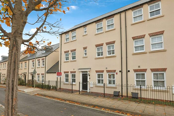 4 Bedroom Semi Detached House For Sale In Pioneer Way, Bicester, OX26