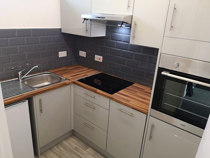 2 Bedroom Flat To Rent In Turves Road, Cheadle, SK8