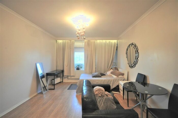 2 Bedroom Flat To Rent In Great Portland Street, London, W1W