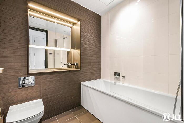 2 Bedroom Flat To Rent In Amory Tower, Marsh Wall, E14