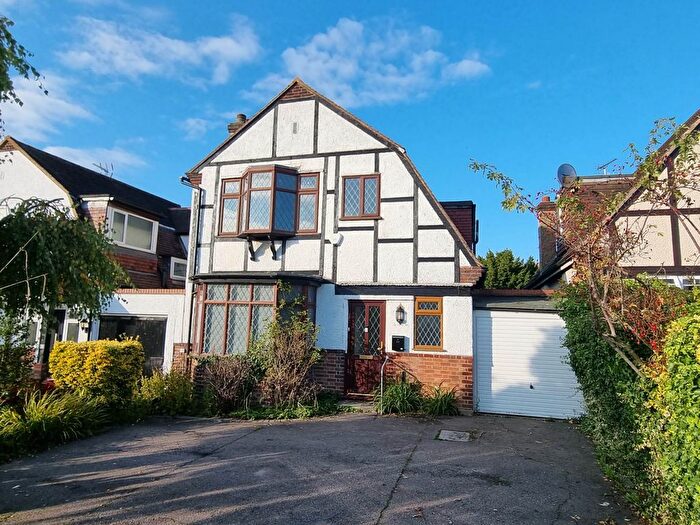 3 Bedroom Detached House To Rent In Billy Lows Lane, Potters Bar, EN6