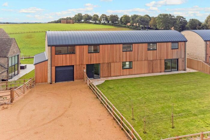 4 Bedroom Detached House For Sale In Hullasey Grove Lane, Cirencester, GL7