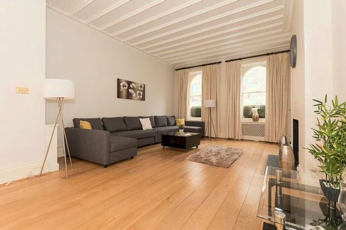 3 Bedroom Flat To Rent In Lower Belgrave Street, London, SW1W