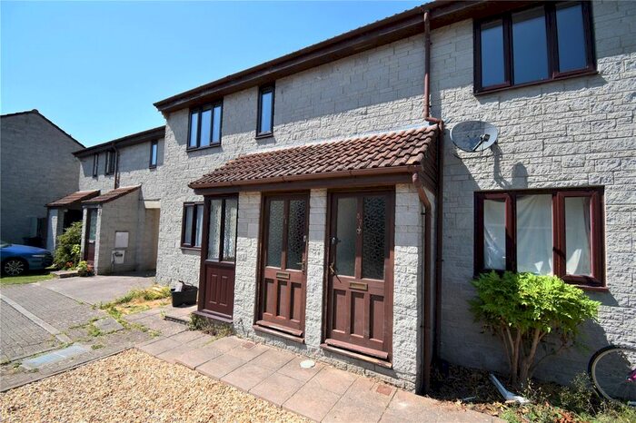 2 Bedroom Flat To Rent In Mowries Court, Somerton, TA11