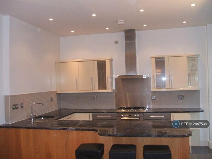 2 Bedroom Flat To Rent In Aigburth, Liverpool, L17