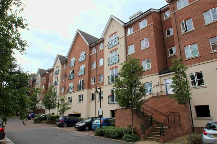 2 Bedroom Flat To Rent In Viridian Square, Aylesbury HP21